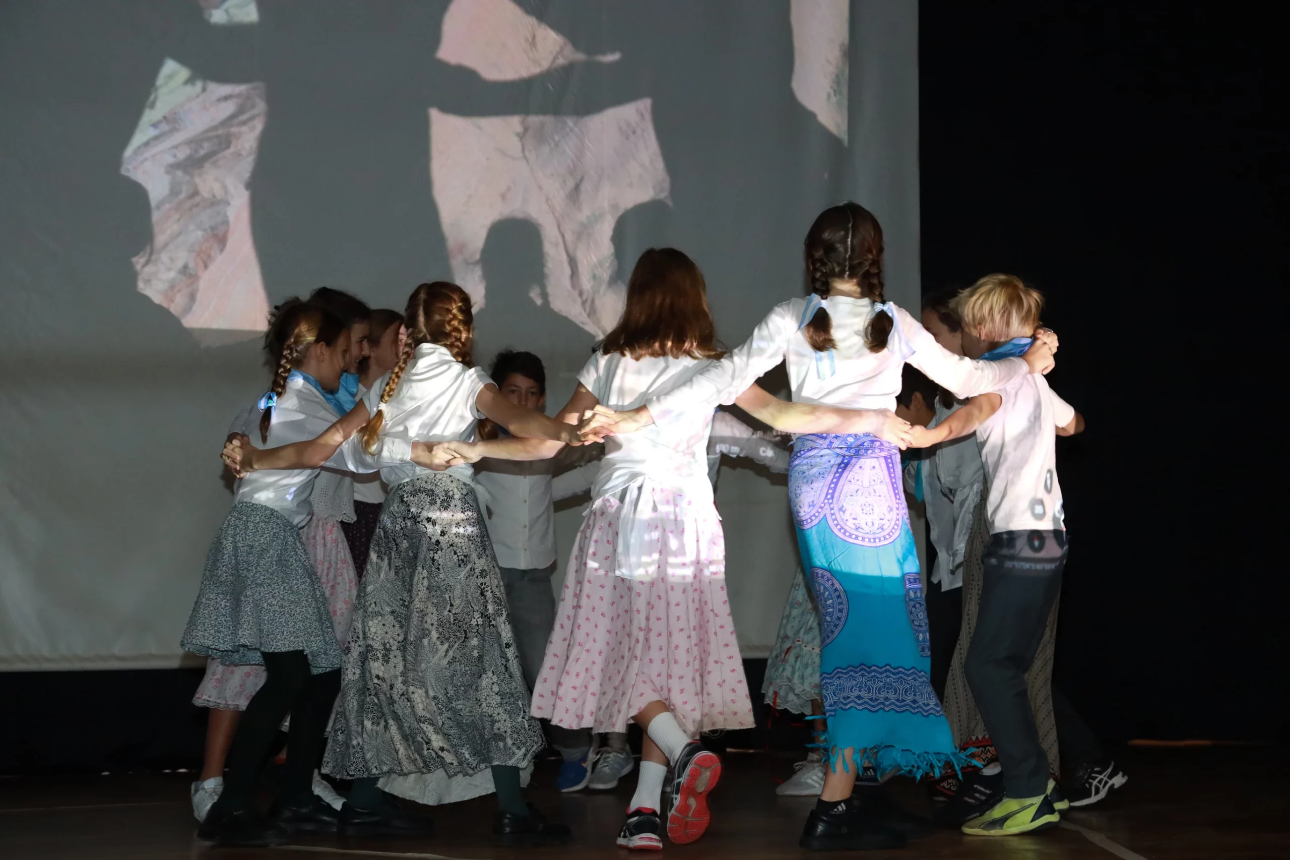 Acto por el 25 de mayo por 5° año de Primaria | Goethe-Schule